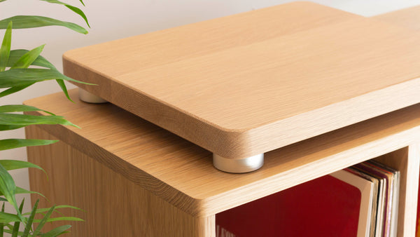 Solid Oak Audio Isolation Platform with Aluminium Feet - Turntable, Amplifier Anti-vibration stand